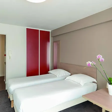 Appart'city Classic La Aparthotel 2*